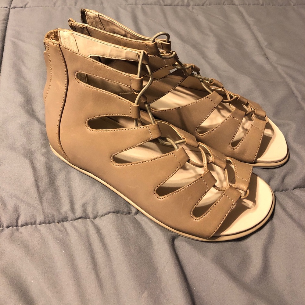 Kenneth Cole sandals size 7